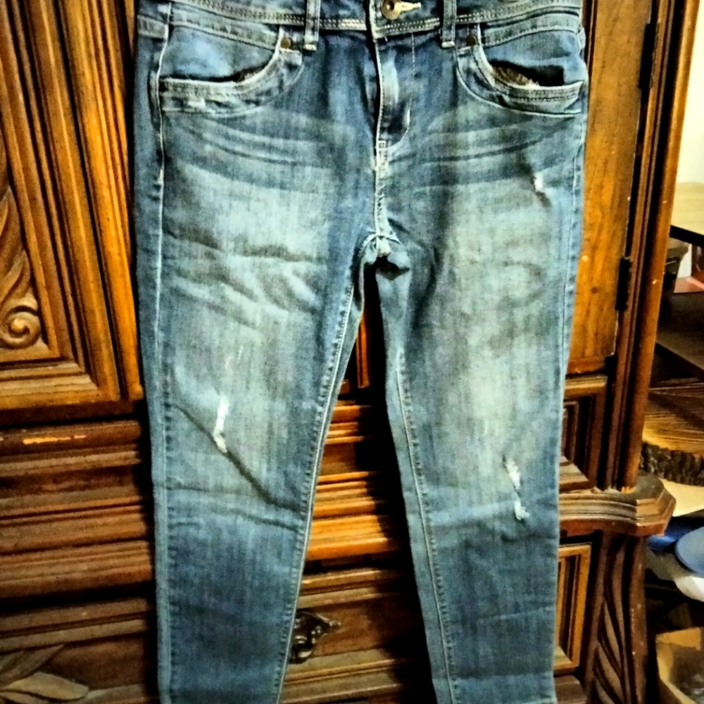 Vera Wang Cropped Jean's